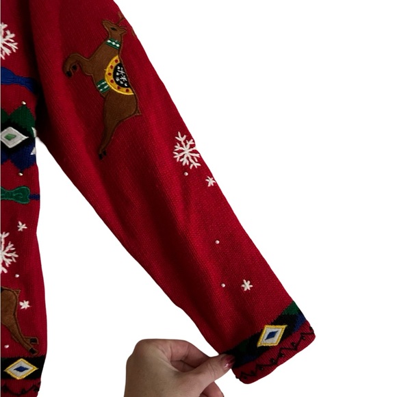 Vtg Designers Originals Red Rami Christmas Reindeer Embroidered Cardigan - Picture 9 of 16